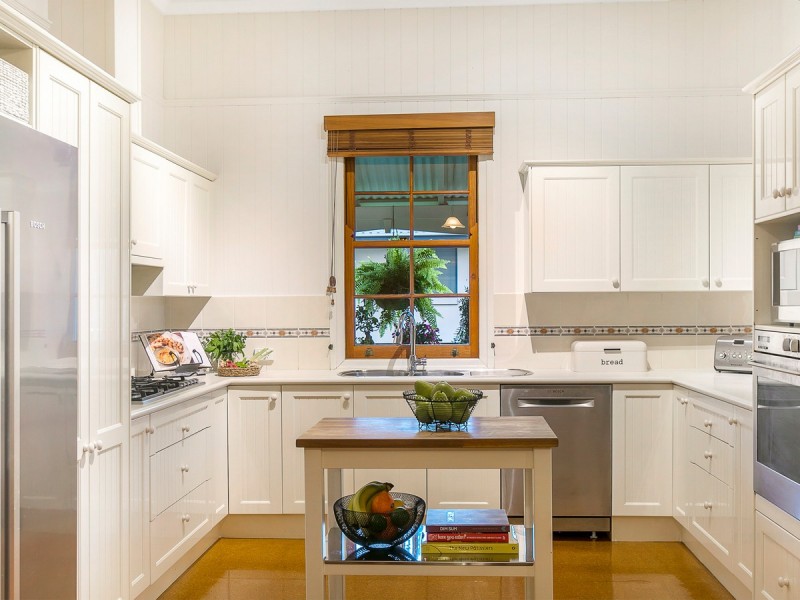 72 Brentnall Street, Norman Park QLD 4170