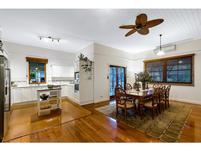 72 Brentnall Street, Norman Park QLD 4170