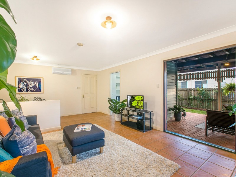 72 Brentnall Street, Norman Park QLD 4170