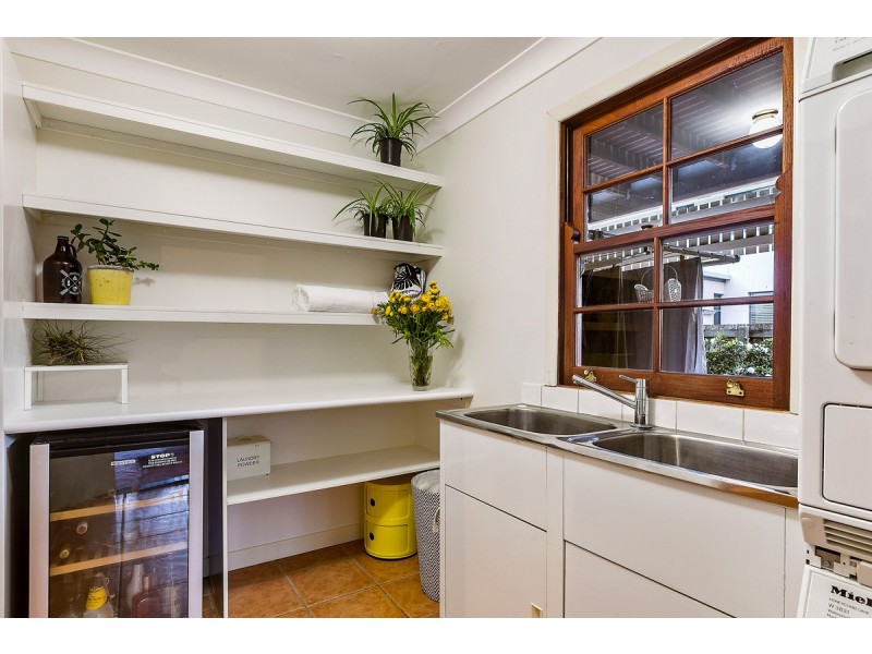 72 Brentnall Street, Norman Park QLD 4170