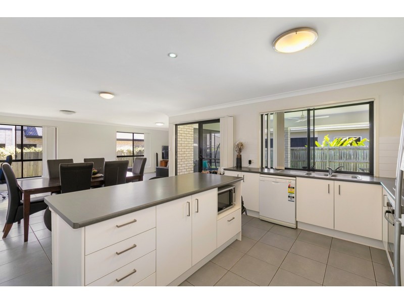 33 Byng Road, Birkdale QLD 4159