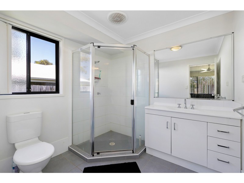 33 Byng Road, Birkdale QLD 4159