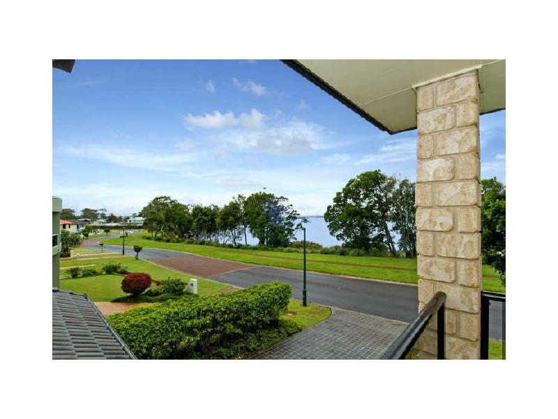 13 The Boulevard, Redland Bay QLD 4165