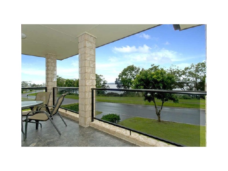 13 The Boulevard, Redland Bay QLD 4165