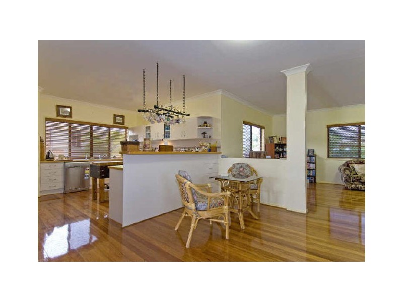 13 The Boulevard, Redland Bay QLD 4165