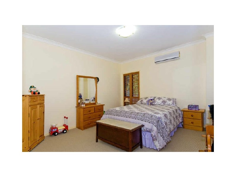 13 The Boulevard, Redland Bay QLD 4165