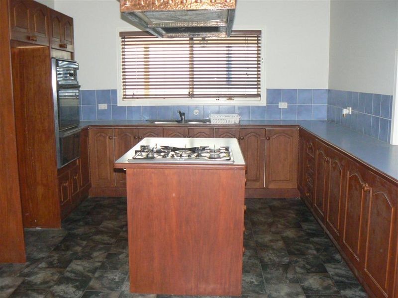 17 Sylvania Street, Wellington Point QLD 4160