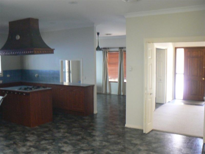 17 Sylvania Street, Wellington Point QLD 4160