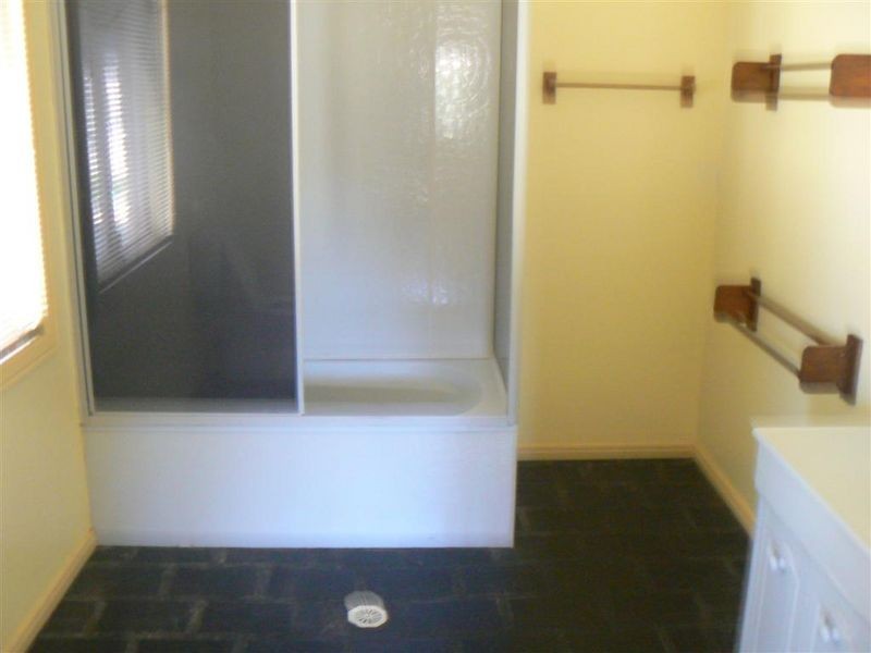 17 Sylvania Street, Wellington Point QLD 4160