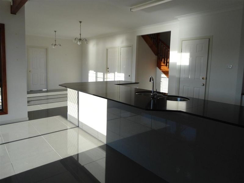 11 Voyagers Court, Cleveland QLD 4163