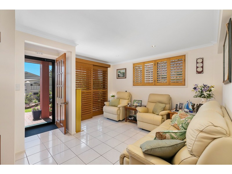 6 Ruth Street, Birkdale QLD 4159