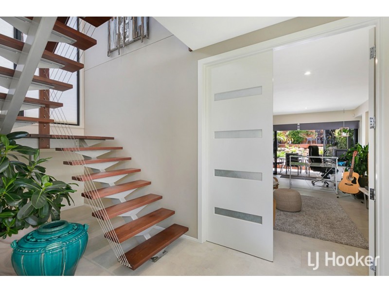 18 Cleveland Terrace, Ormiston QLD 4160