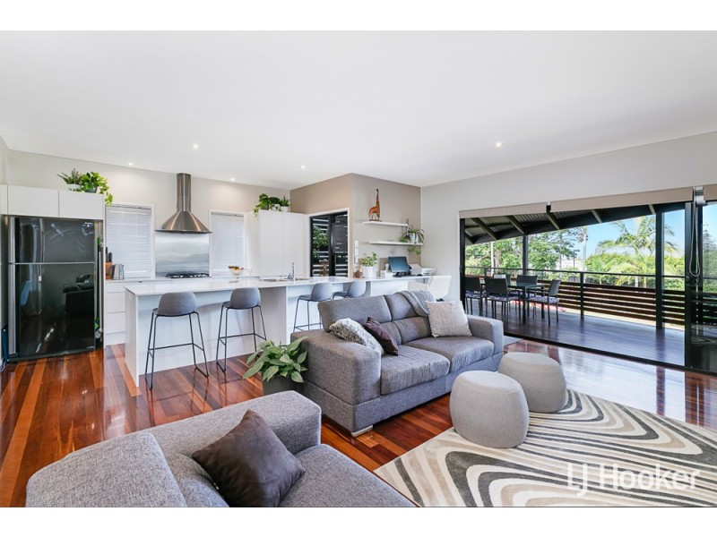 18 Cleveland Terrace, Ormiston QLD 4160