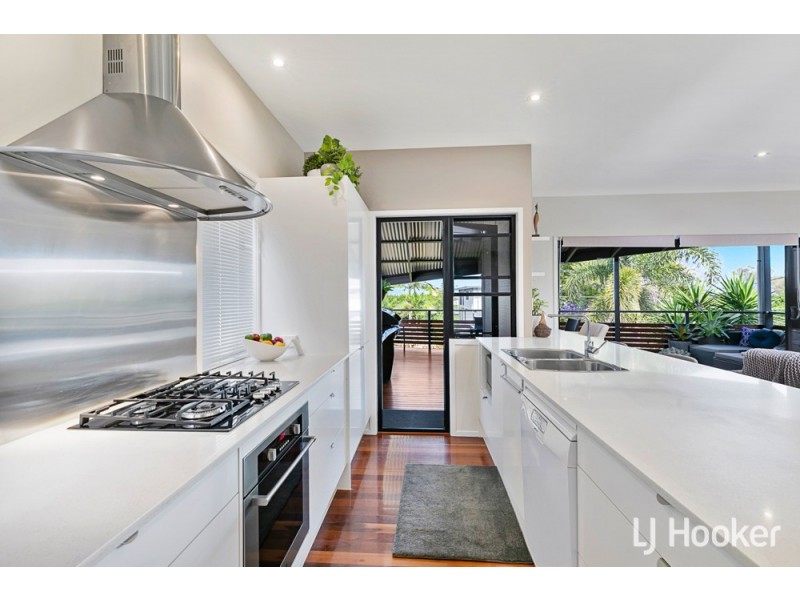 18 Cleveland Terrace, Ormiston QLD 4160