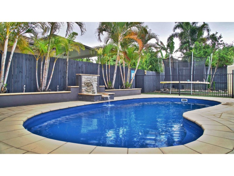 11 Watarrka Drive, Parkinson QLD 4115