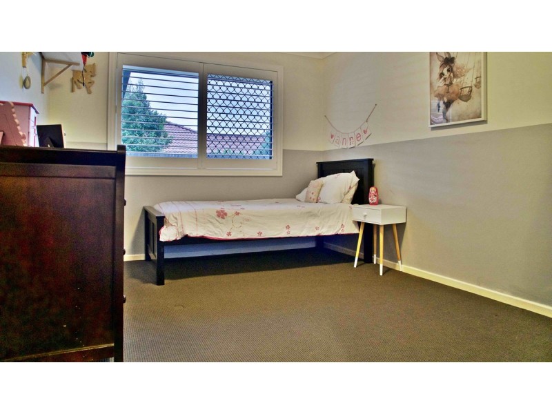 11 Watarrka Drive, Parkinson QLD 4115