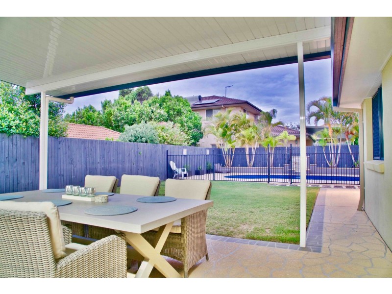 11 Watarrka Drive, Parkinson QLD 4115