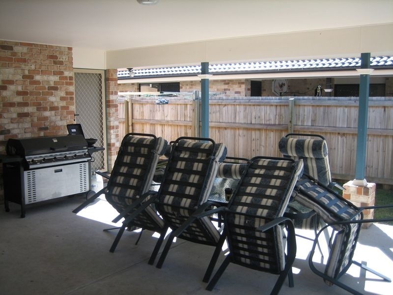 4 Kentia Court, Victoria Point QLD 4165