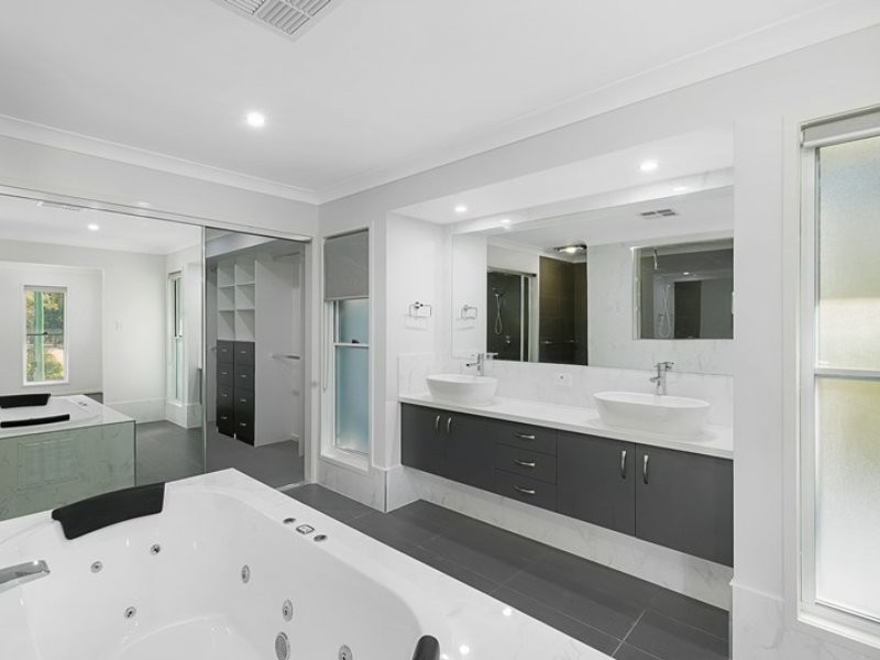 48 Frank Street, Thorneside QLD 4158