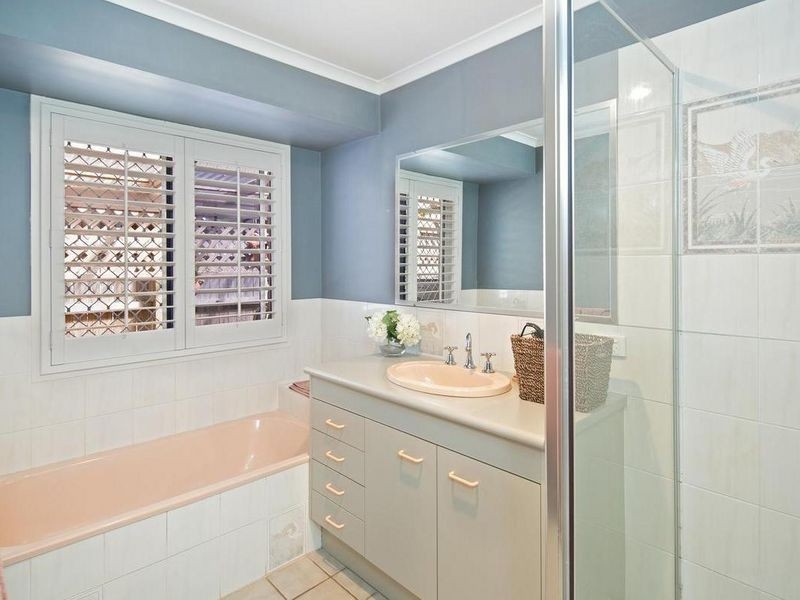 2 Raven Street, Victoria Point QLD 4165