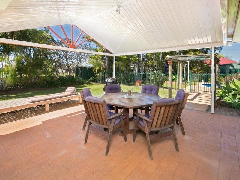 2 Raven Street, Victoria Point QLD 4165