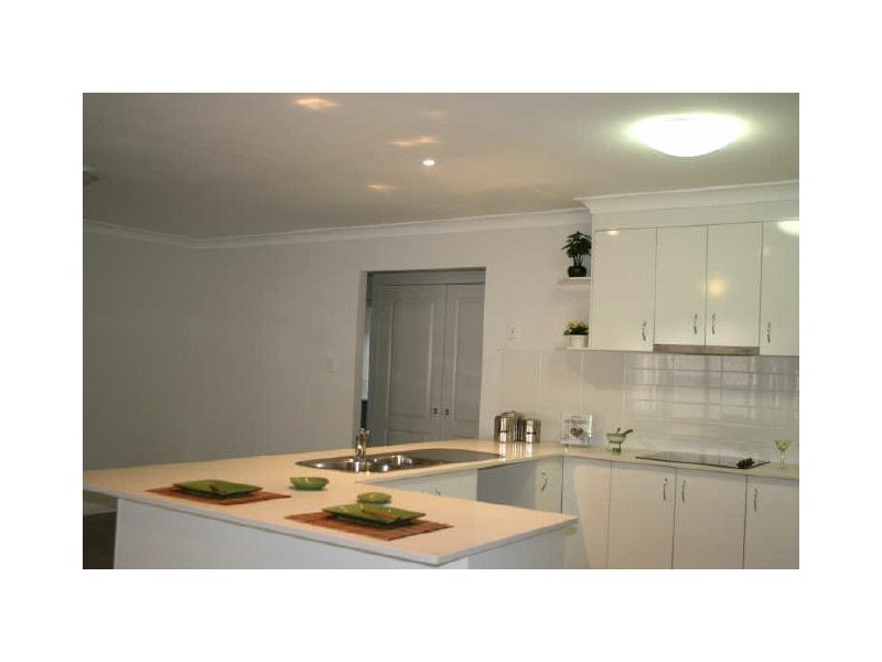 8 Ronnie Street, Cleveland QLD 4163