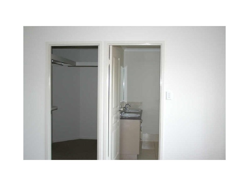 3 Crosby Place, Cleveland QLD 4163