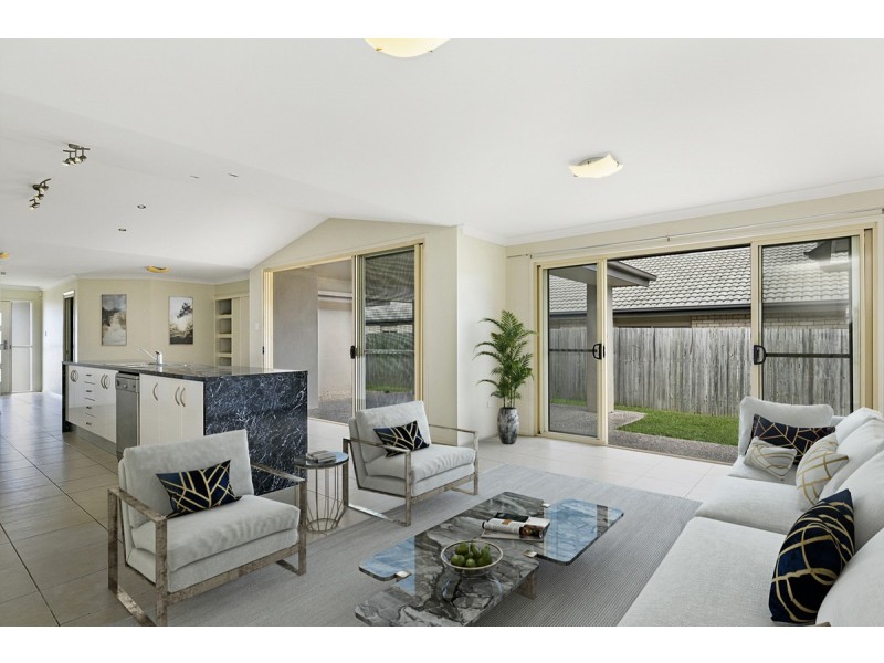 8 Pentecost Place, Redland Bay QLD 4165