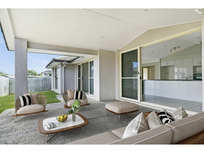 8 Pentecost Place, Redland Bay QLD 4165