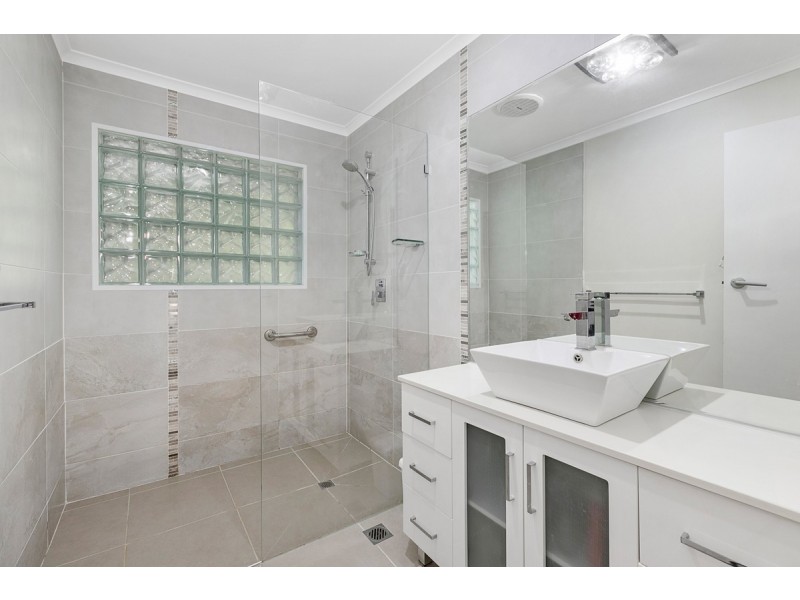 4 McLeod Street, Cleveland QLD 4163