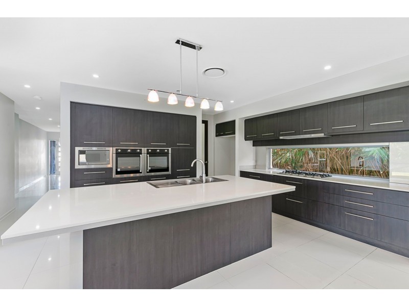 2 Beard Place, Wellington Point QLD 4160