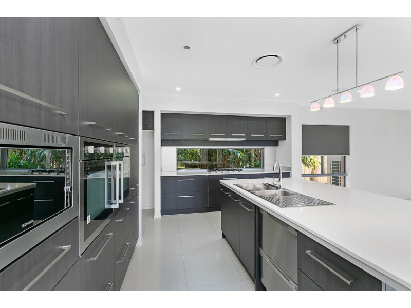 2 Beard Place, Wellington Point QLD 4160