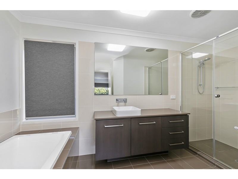 2 Beard Place, Wellington Point QLD 4160