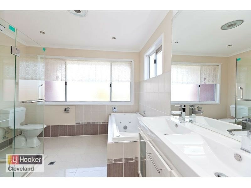 12 Voyagers Court, Cleveland QLD 4163