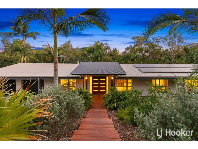 6 Grevillea Street, Redland Bay QLD 4165