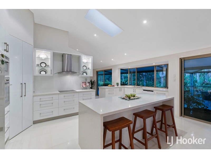 6 Grevillea Street, Redland Bay QLD 4165