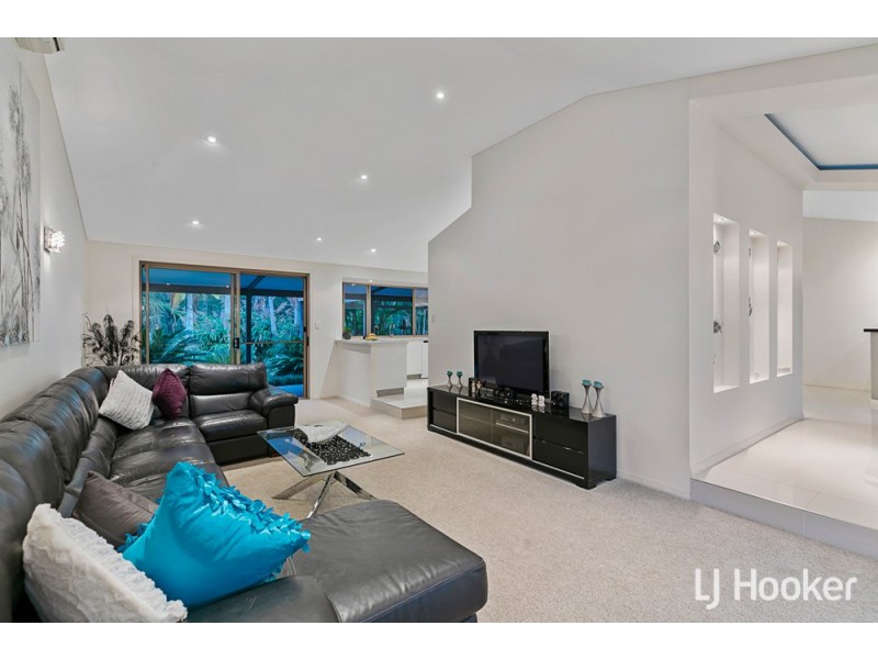 6 Grevillea Street, Redland Bay QLD 4165