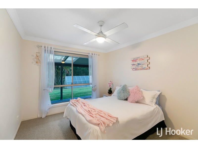 6 Grevillea Street, Redland Bay QLD 4165