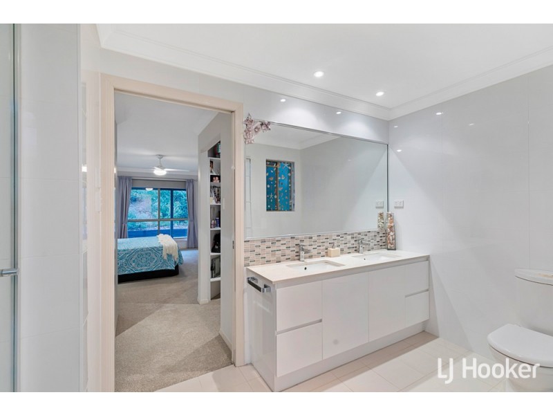 6 Grevillea Street, Redland Bay QLD 4165