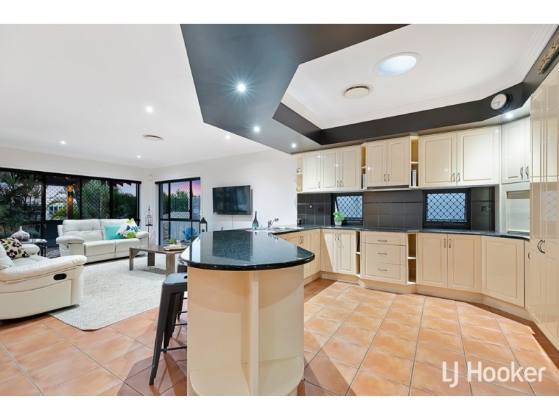 15 Kinsail Court, Raby Bay QLD 4163