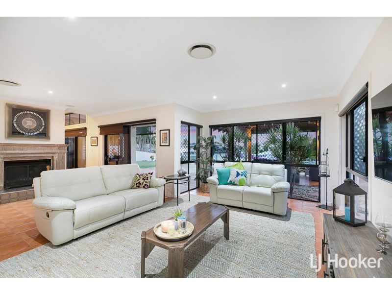 15 Kinsail Court, Raby Bay QLD 4163
