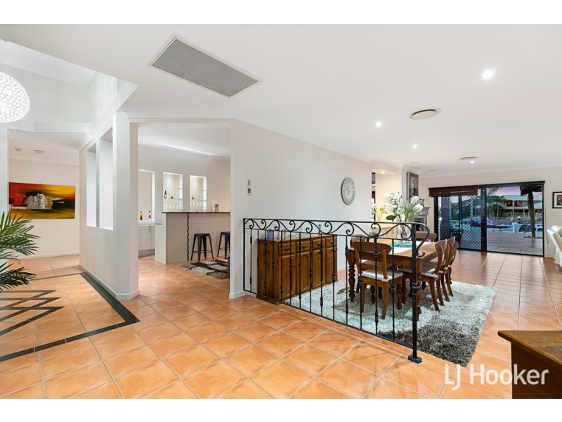15 Kinsail Court, Raby Bay QLD 4163