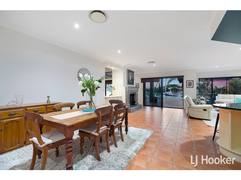 15 Kinsail Court, Raby Bay QLD 4163