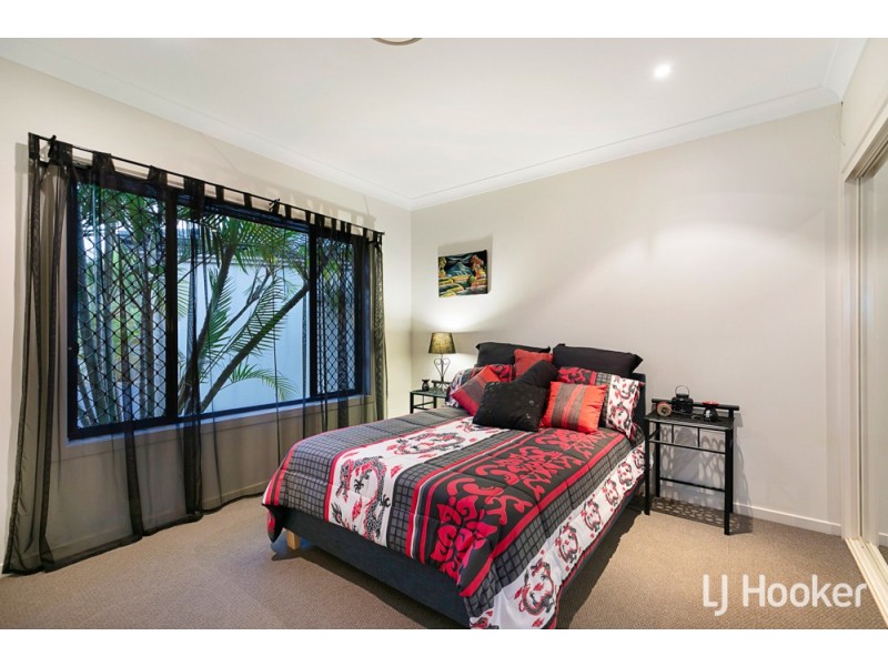 15 Kinsail Court, Raby Bay QLD 4163