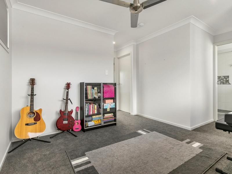 18 Shoalwater Street, Thornlands QLD 4164