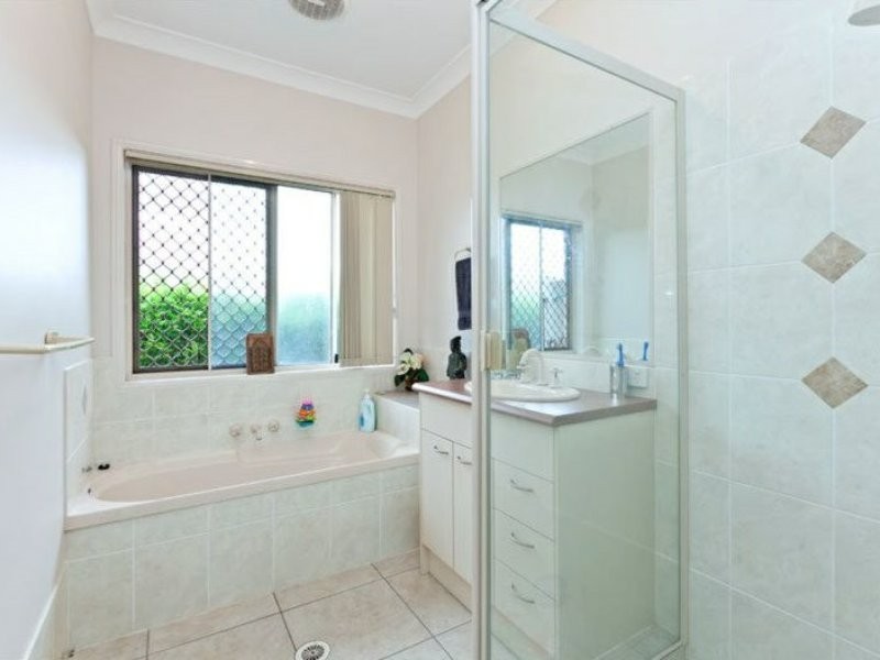 9 Cassim Place, Redland Bay QLD 4165