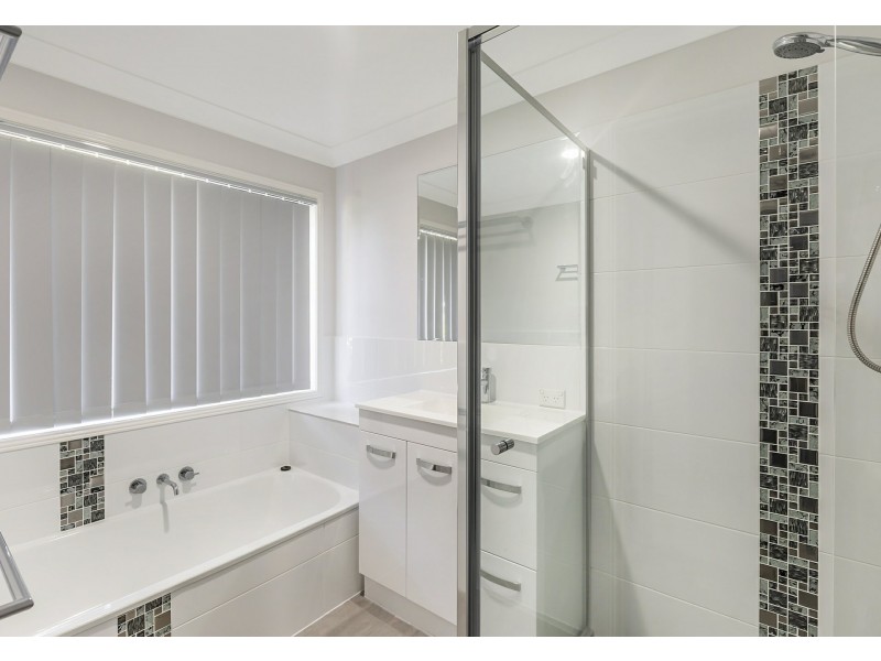 9 Pin Oak Crescent, Victoria Point QLD 4165