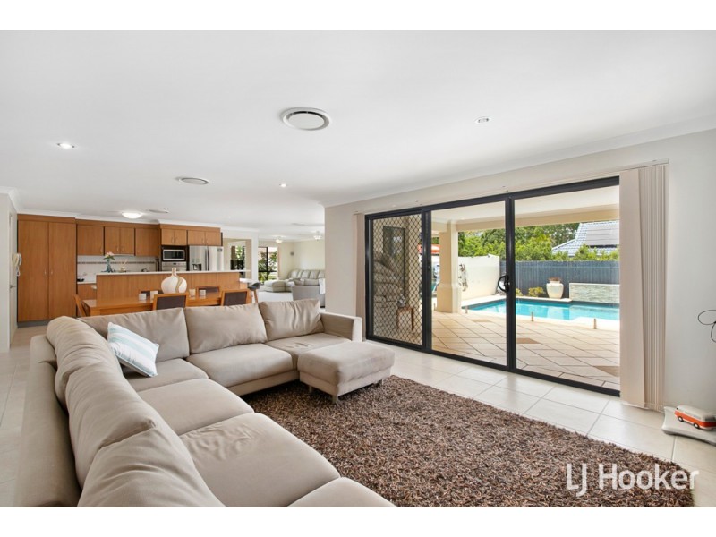 7 Burbank Road, Birkdale QLD 4159