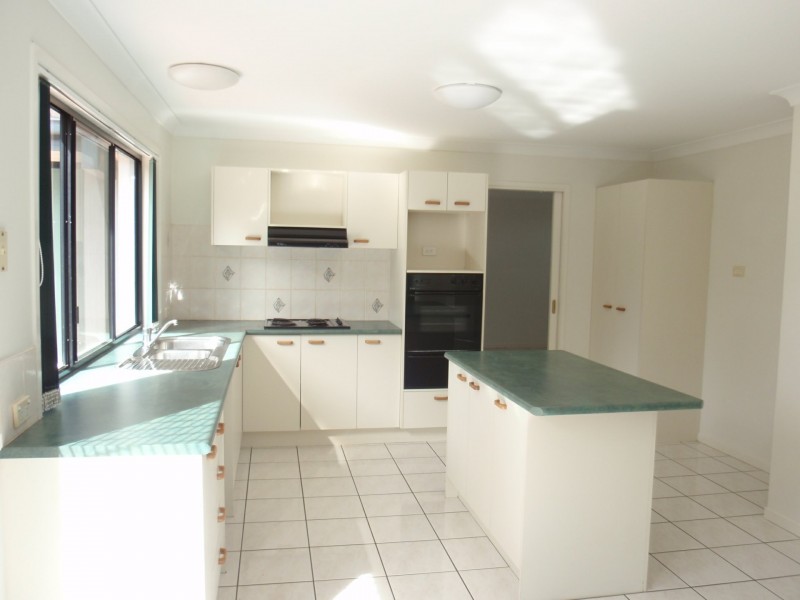 2 Eastcote Lane, Wellington Point QLD 4160