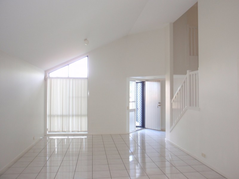 2 Eastcote Lane, Wellington Point QLD 4160